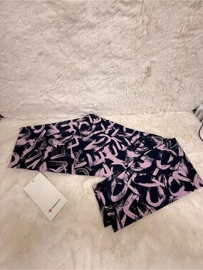 NWT Authentic Lululemon Women’s Leggings Size 10 Blue And Pink 28”